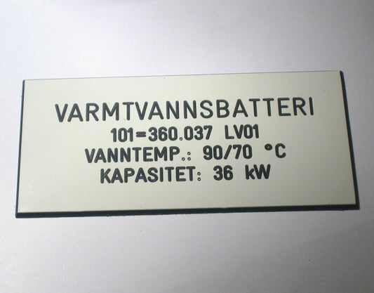 Merkeskilt i plastlaminat