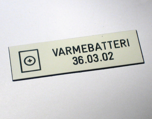 Merkeskilt i plastlaminat
